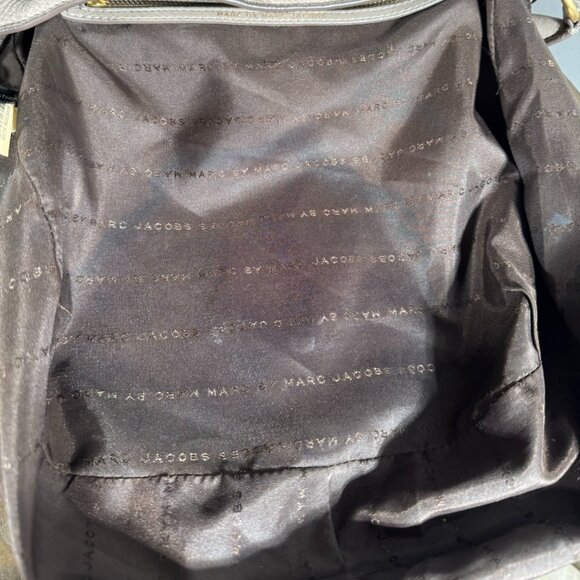 Marc by Marc Jacobs Q Hillier Pebbled Leather Hobo – Taupe - Picture 13 of 13